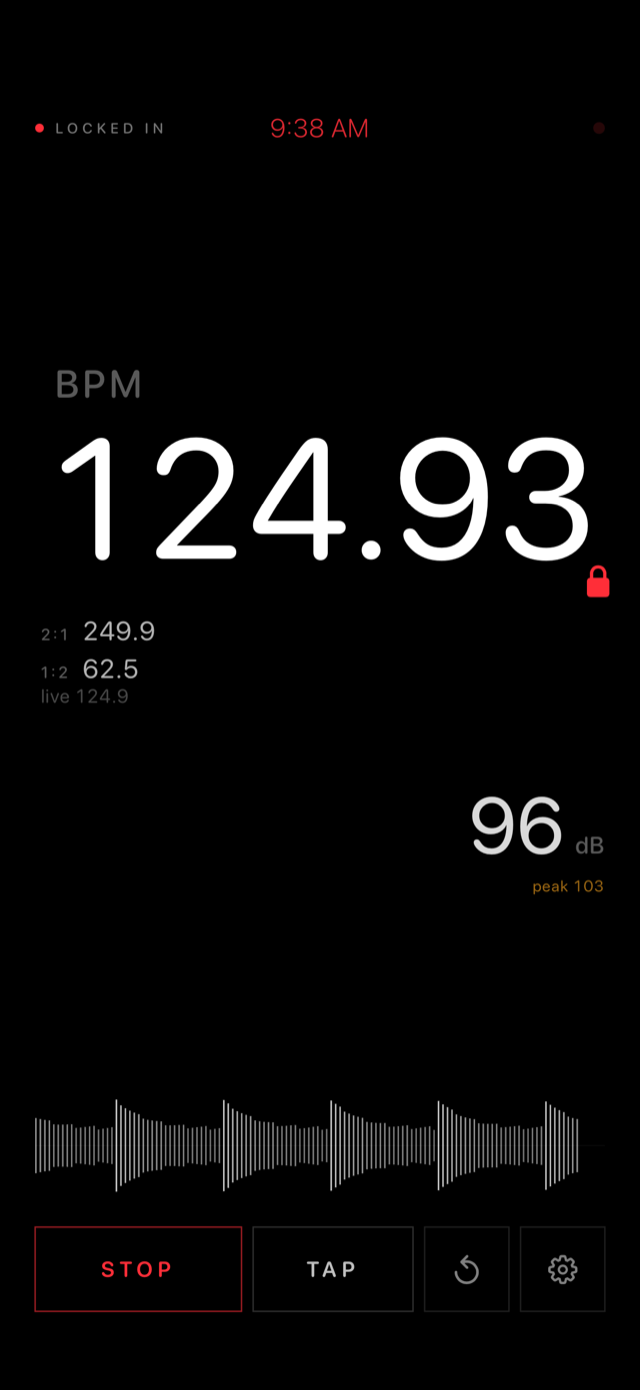 Booth Assist day mode: white BPM readout for bright rooms